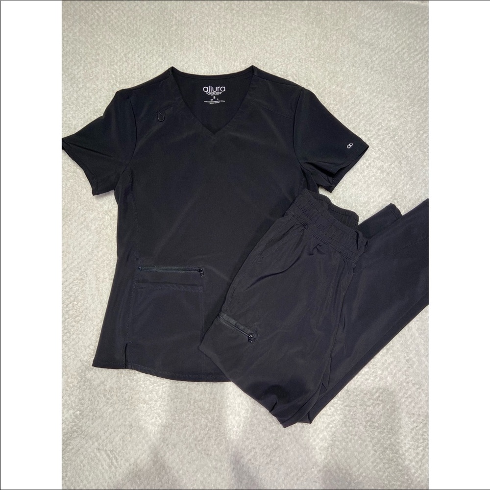 Cherokee Scrub Set NWOT